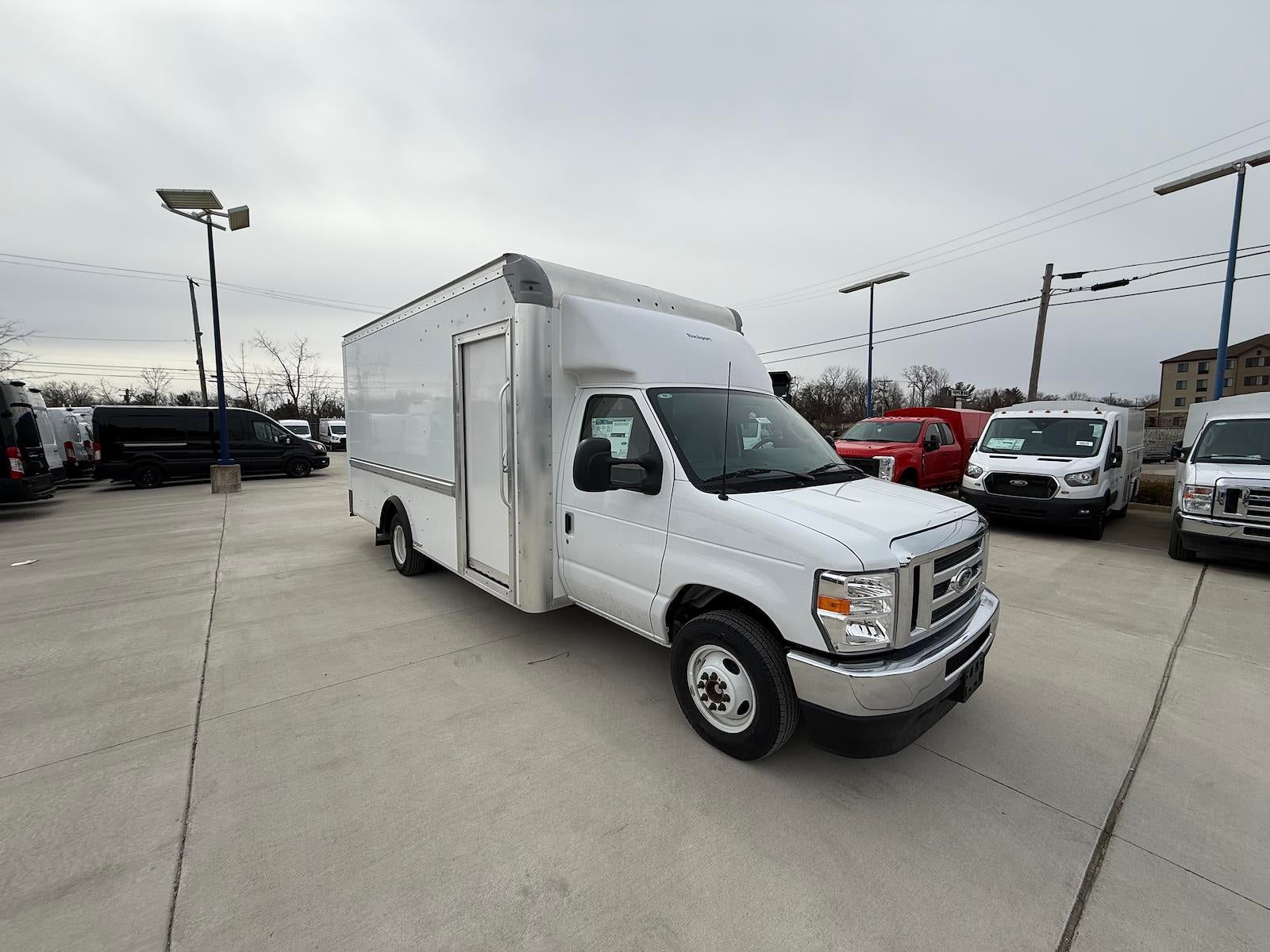 2025 Ford E-350 Base