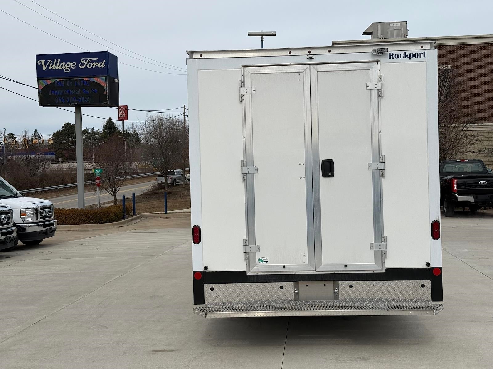 2025 Ford E-350 Base