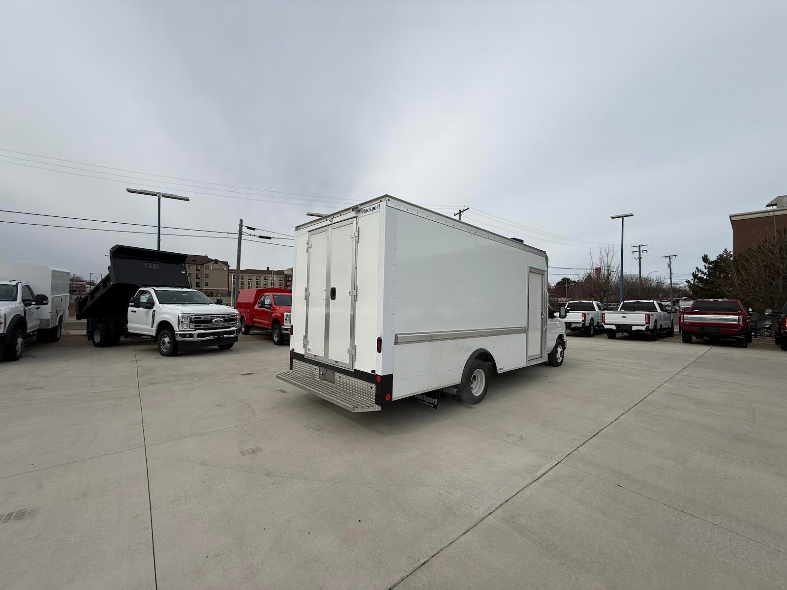 2025 Ford E-350 Base