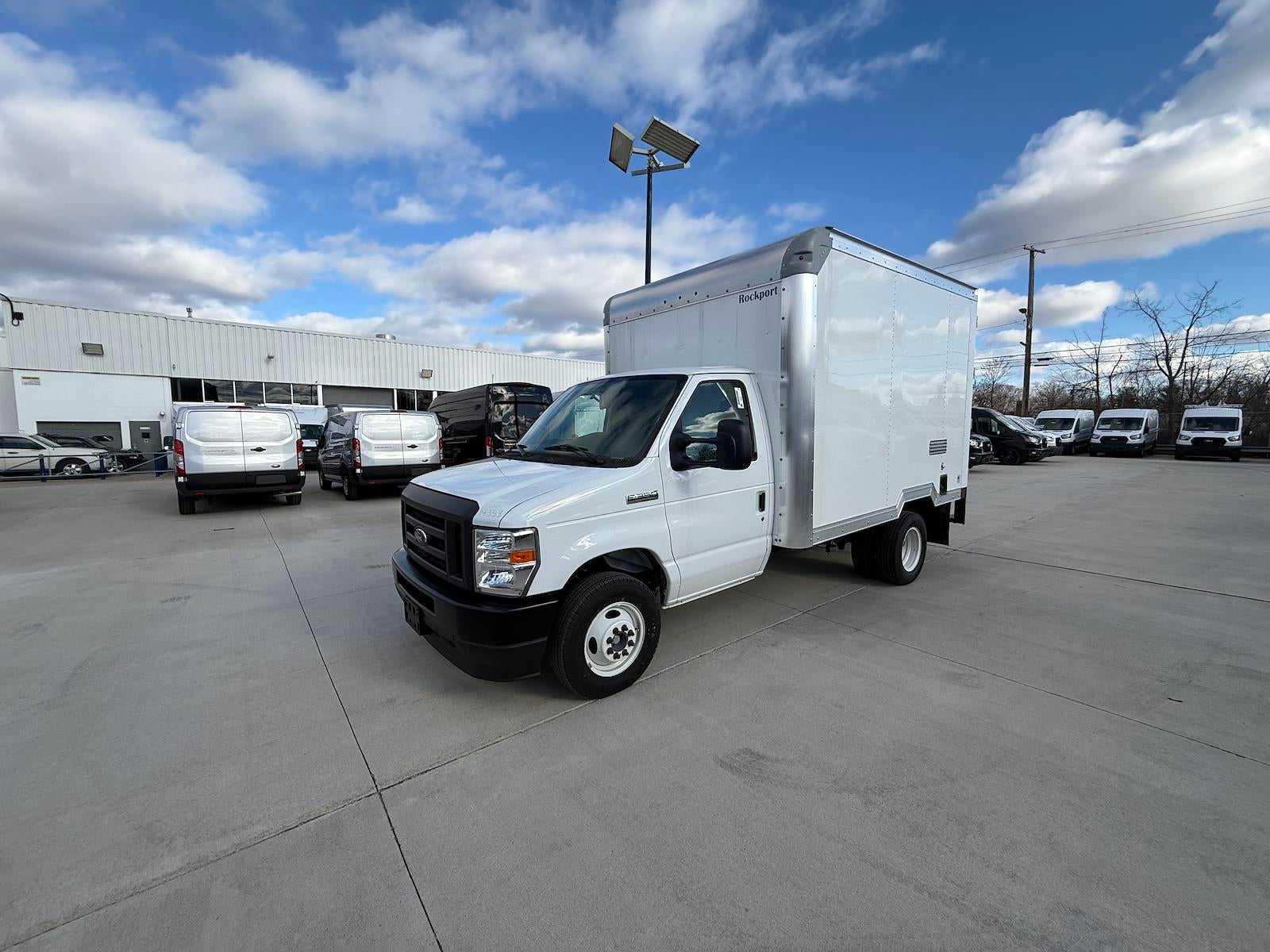 2025 Ford E-350 Base