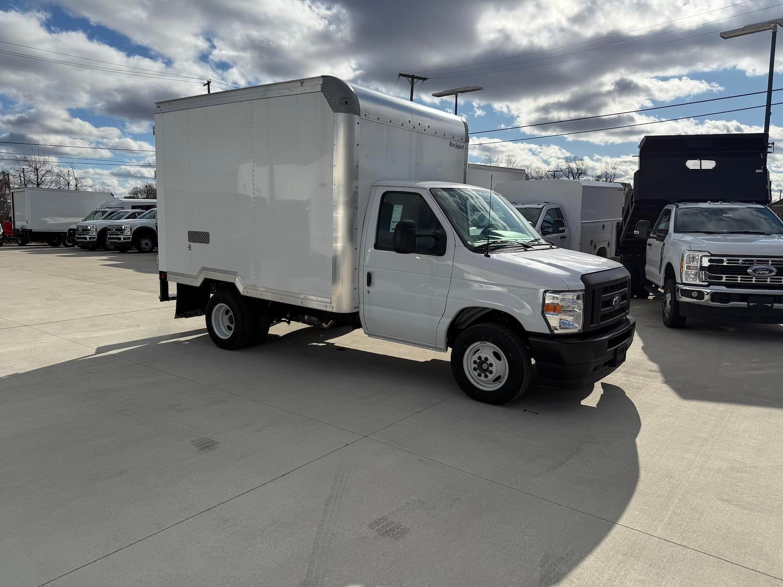 2025 Ford E-350 Base