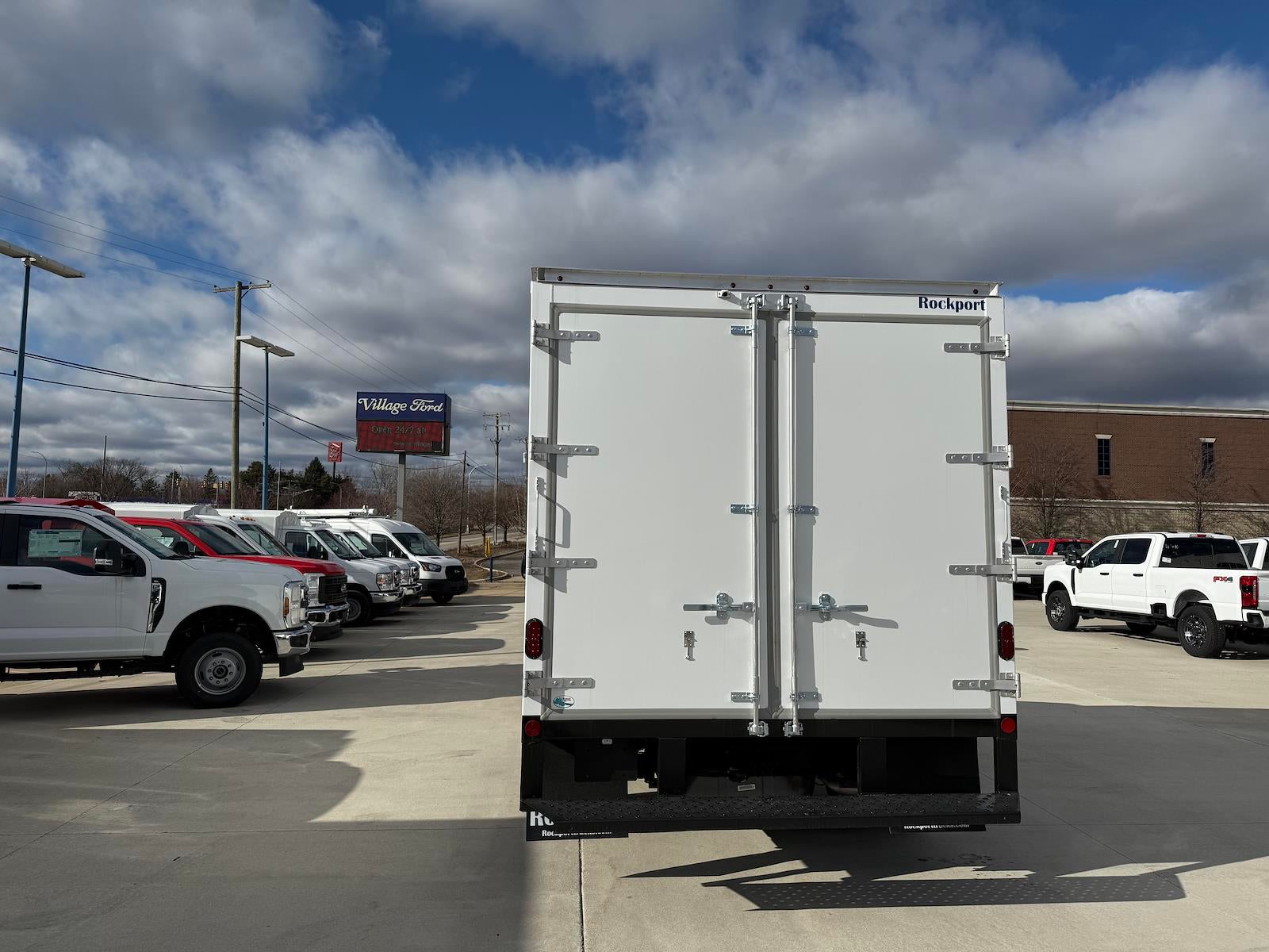 2025 Ford E-350 Base