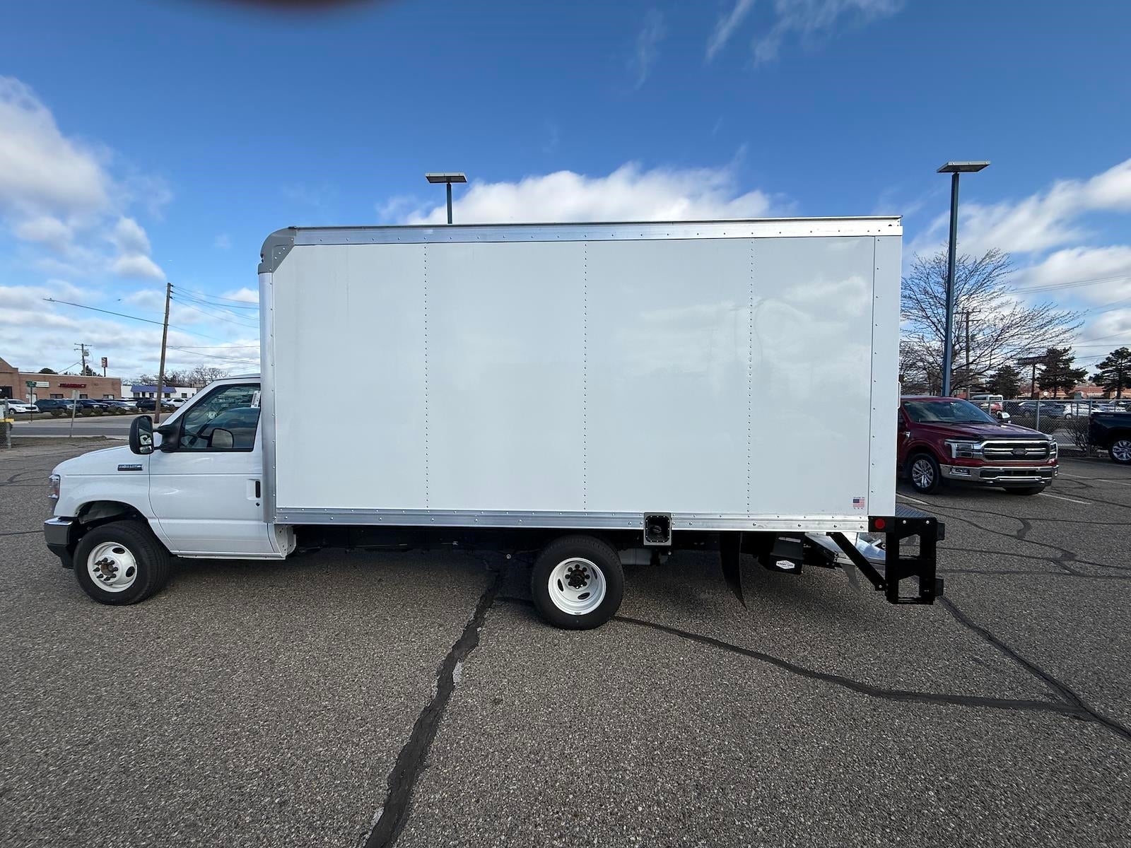 2025 Ford E-350 Base