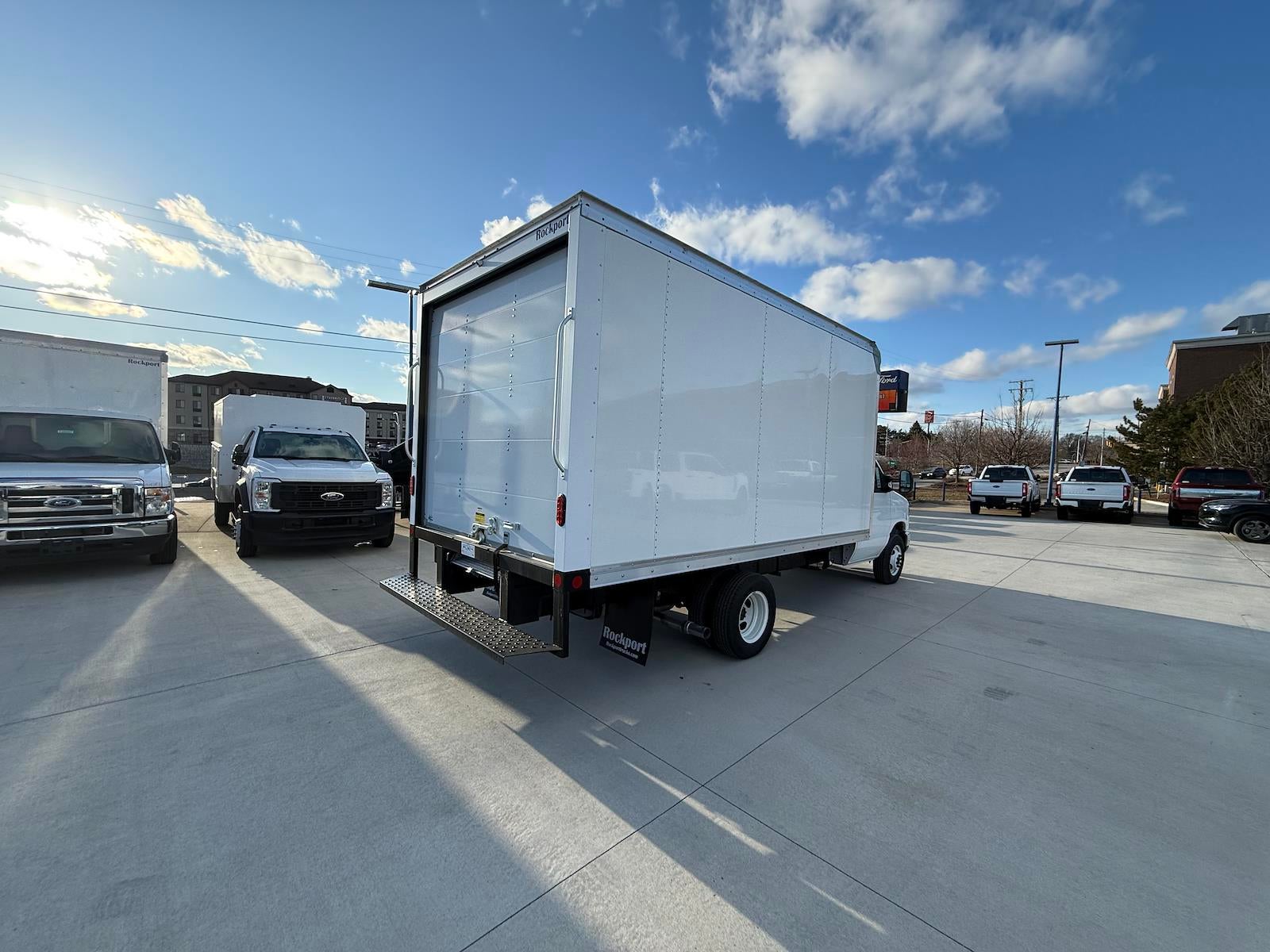 2025 Ford E-450 Base