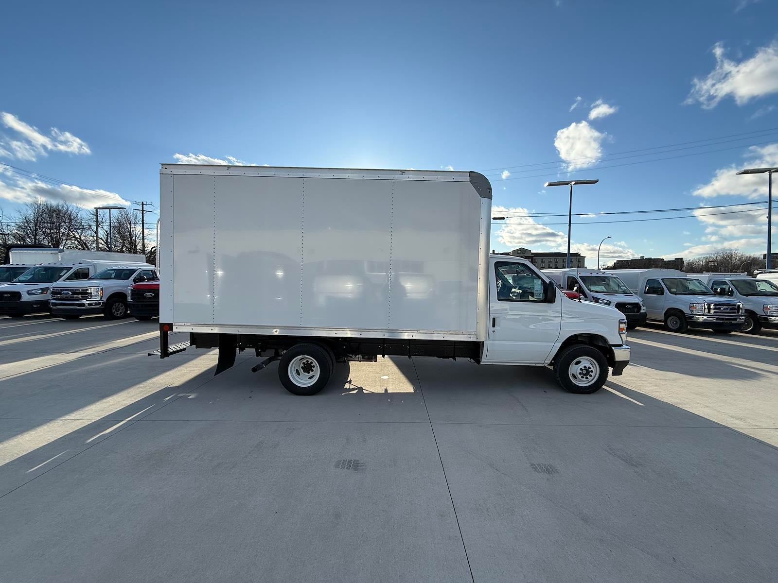 2025 Ford E-450 Base