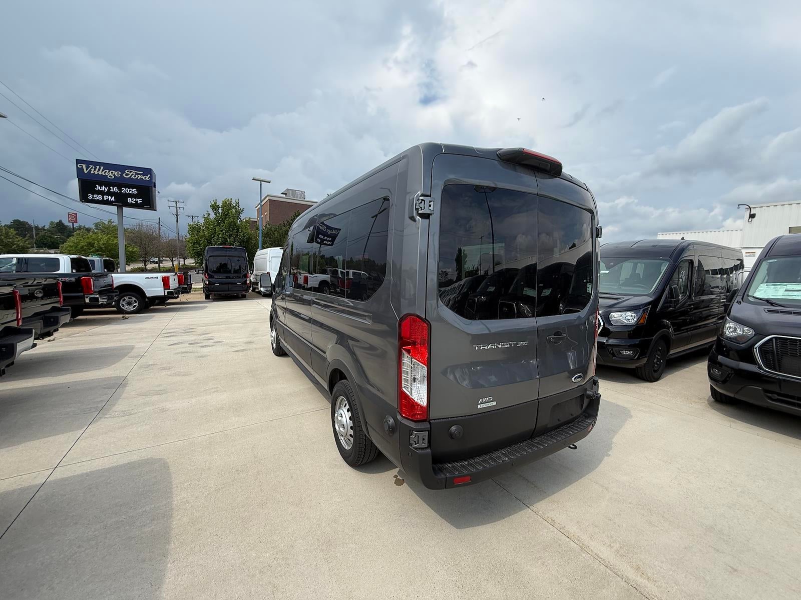 2025 Ford Transit Passenger Wagon XL