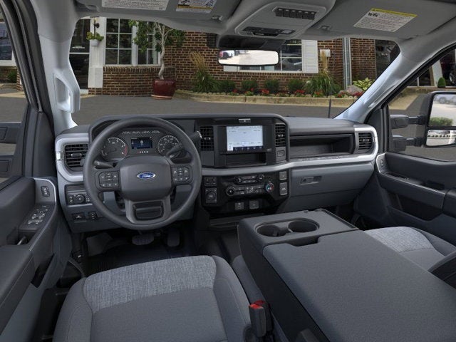 2026 Ford Super Duty F-550 DRW XLT