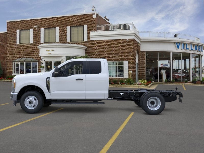 2026 Ford Super Duty F-350 DRW XL
