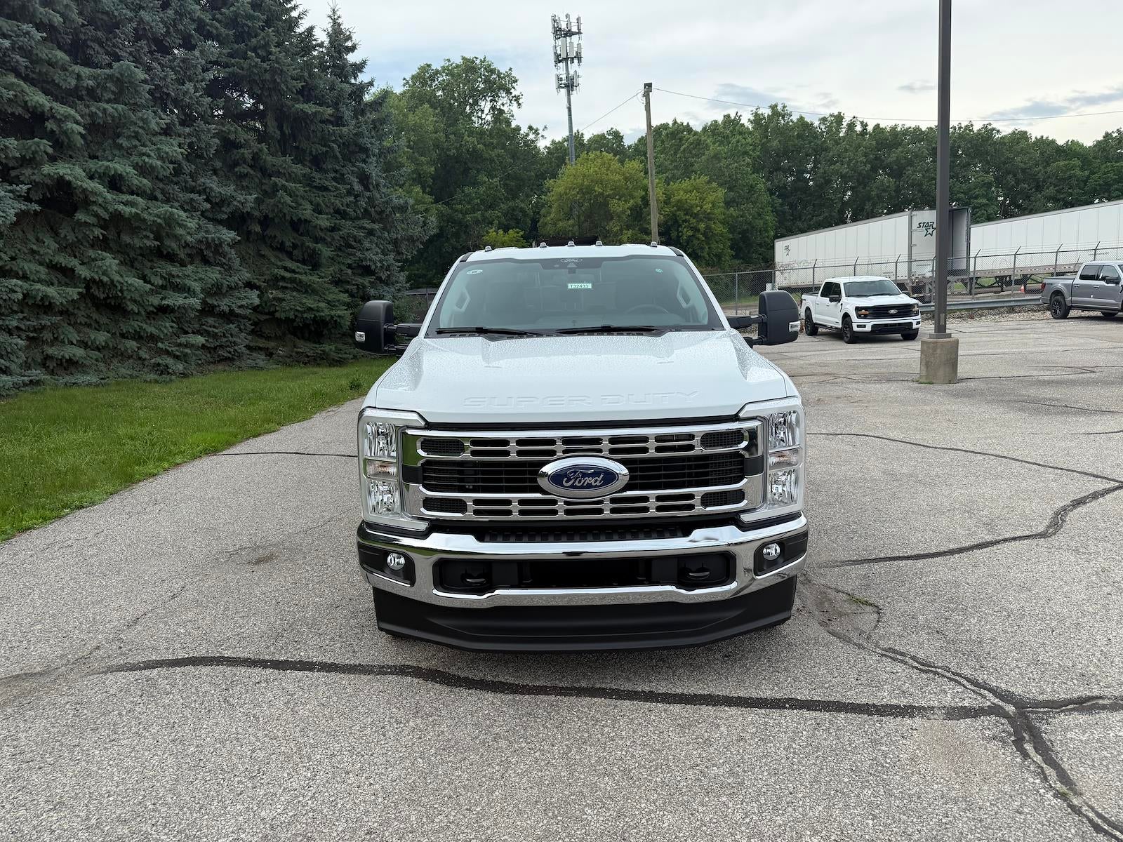 2025 Ford Super Duty F-350 DRW XLT