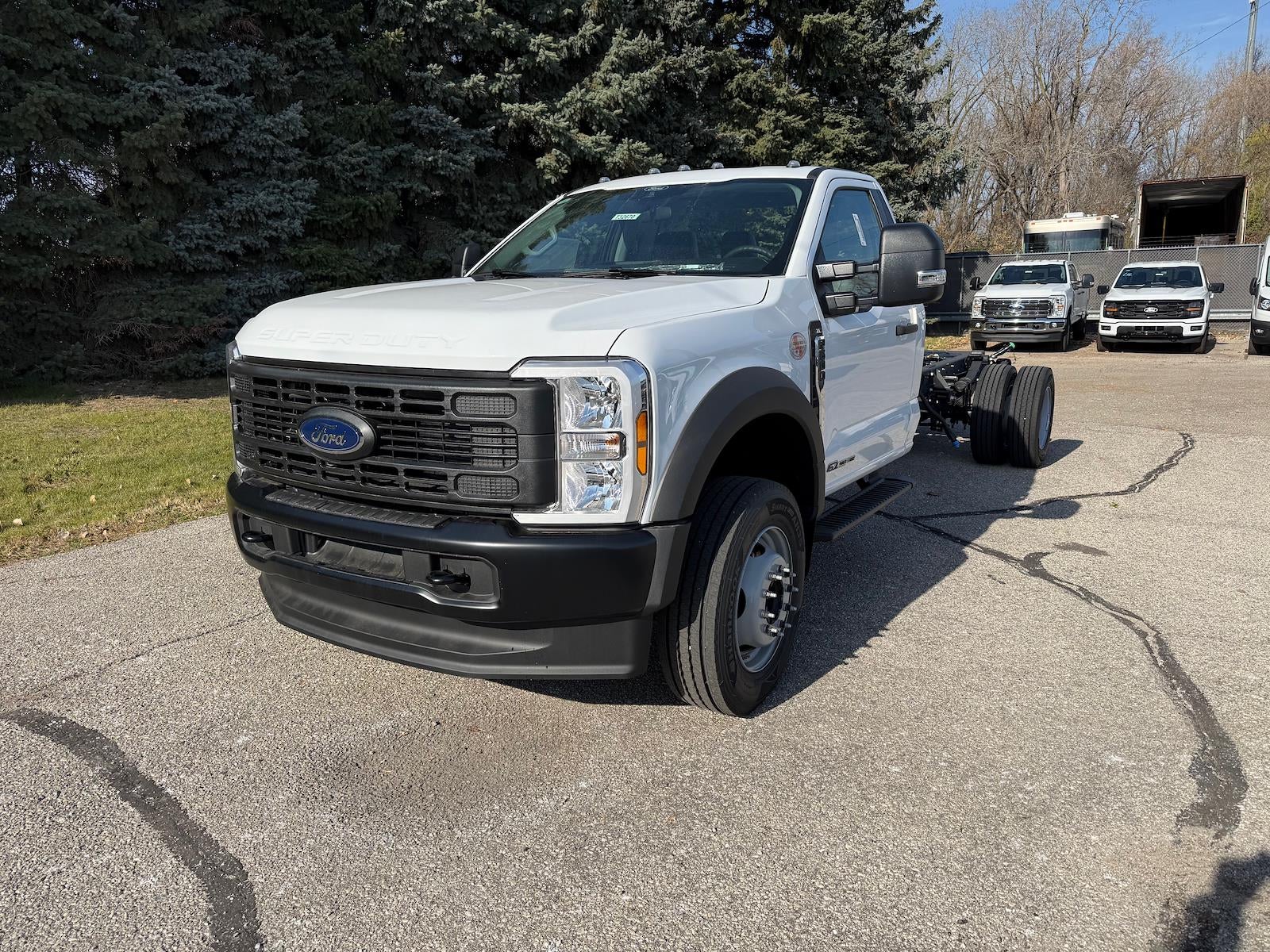 2025 Ford Super Duty F-600 DRW XL