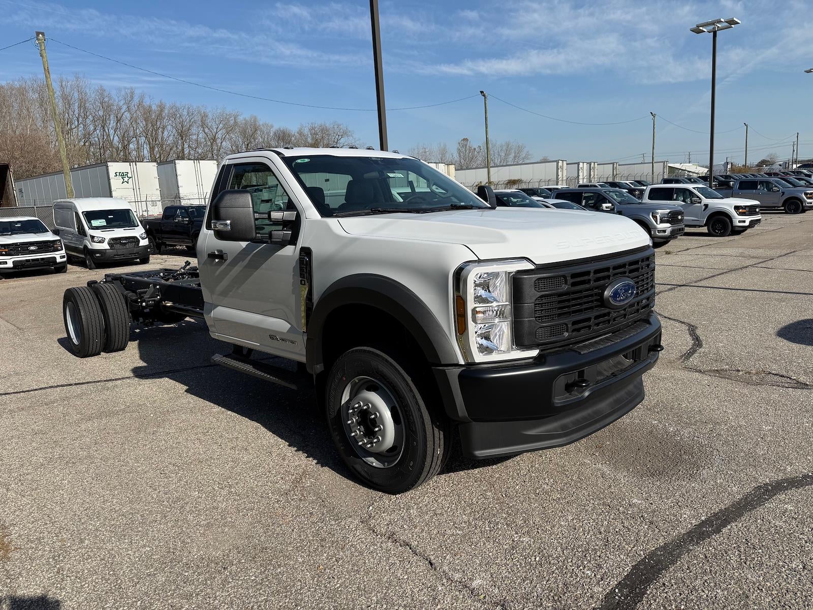 2025 Ford Super Duty F-600 DRW XL