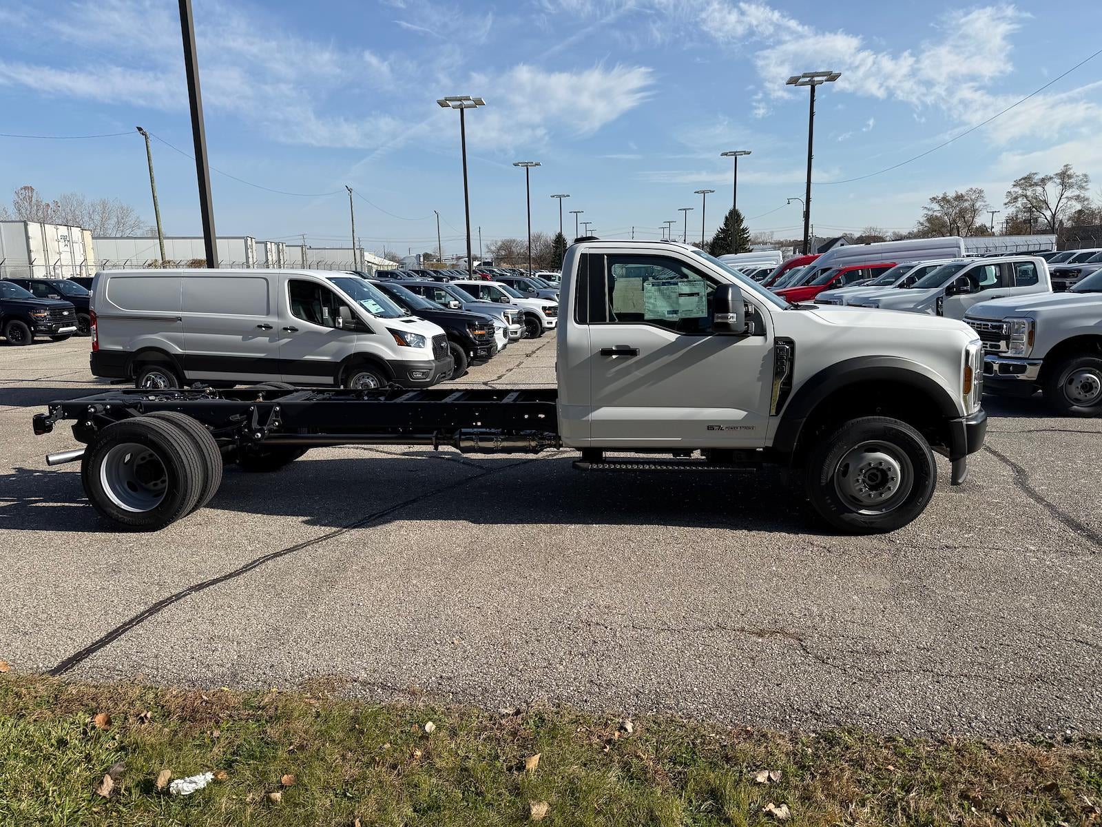 2025 Ford Super Duty F-600 DRW XL