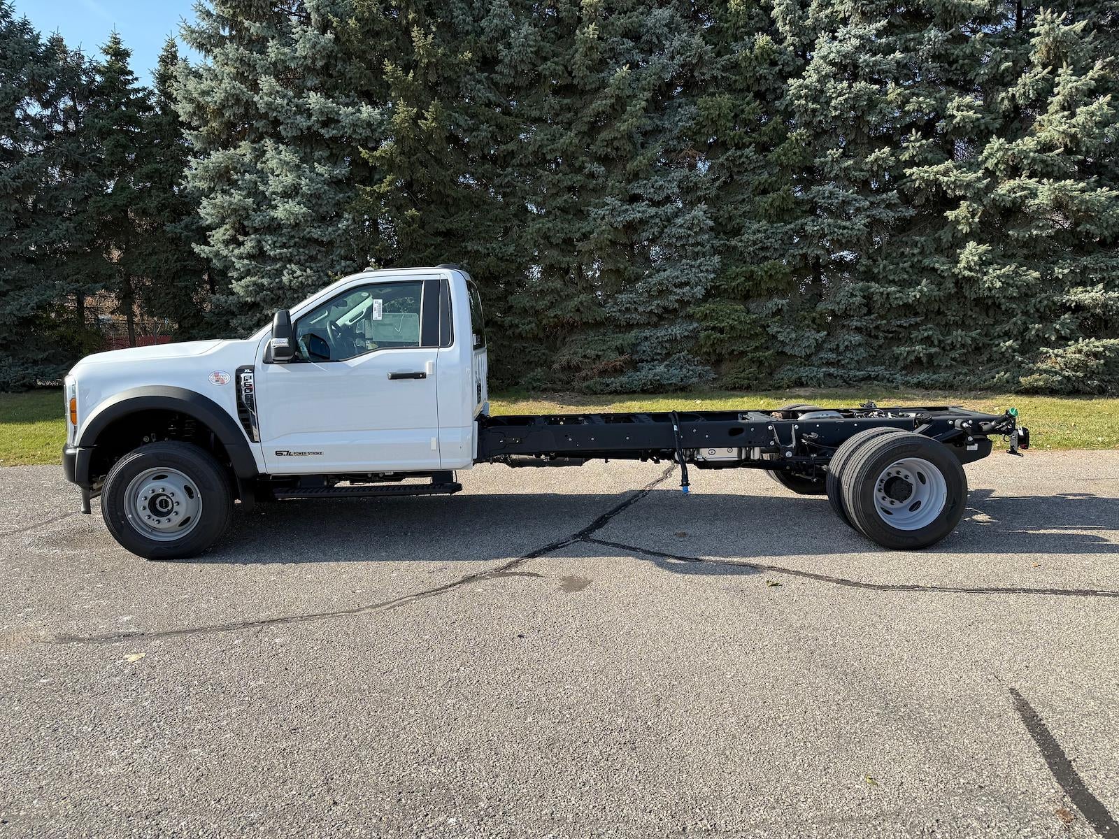 2025 Ford Super Duty F-600 DRW XL
