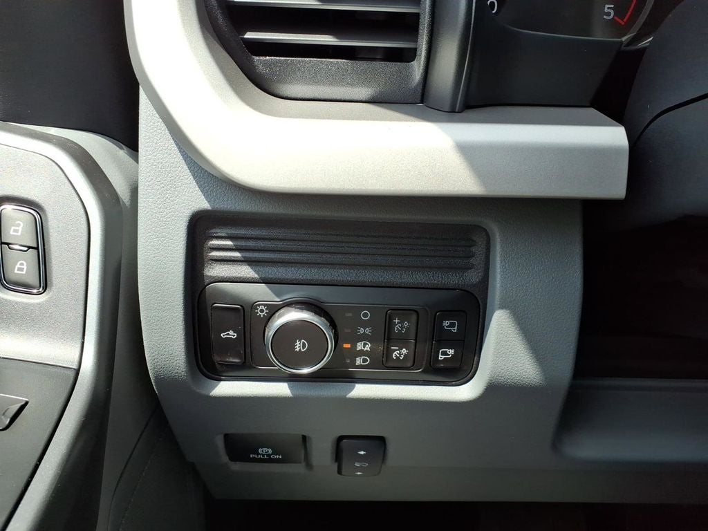 2026 Ford F-600SD XLT