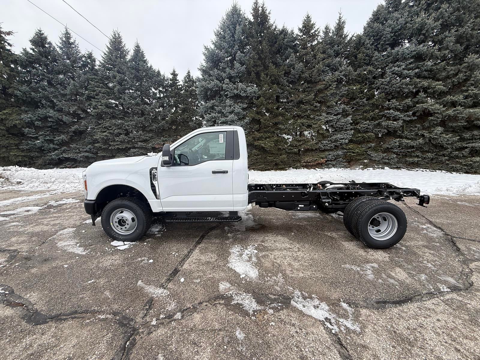 2026 Ford Super Duty F-350 DRW XL
