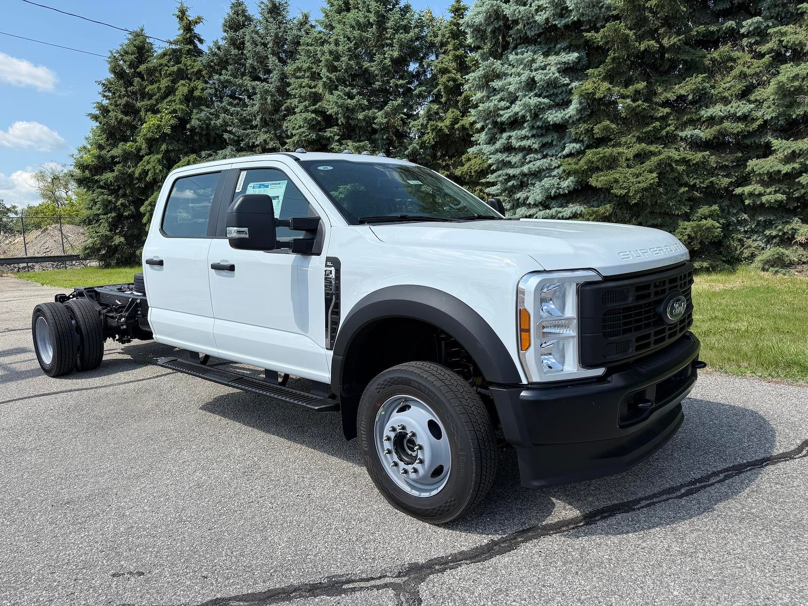 2025 Ford Super Duty F-550 DRW XL