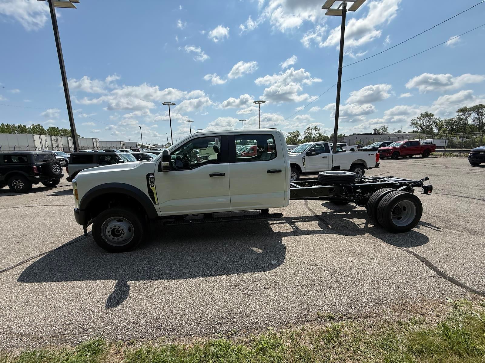 2025 Ford Super Duty F-550 DRW XL
