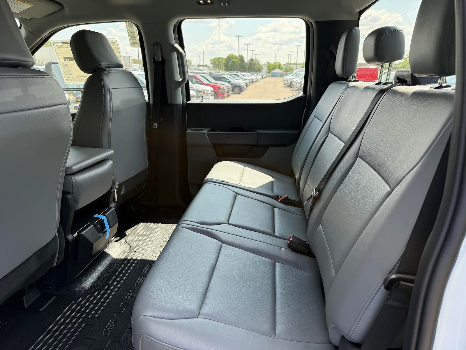 2025 Ford Super Duty F-550 DRW XL