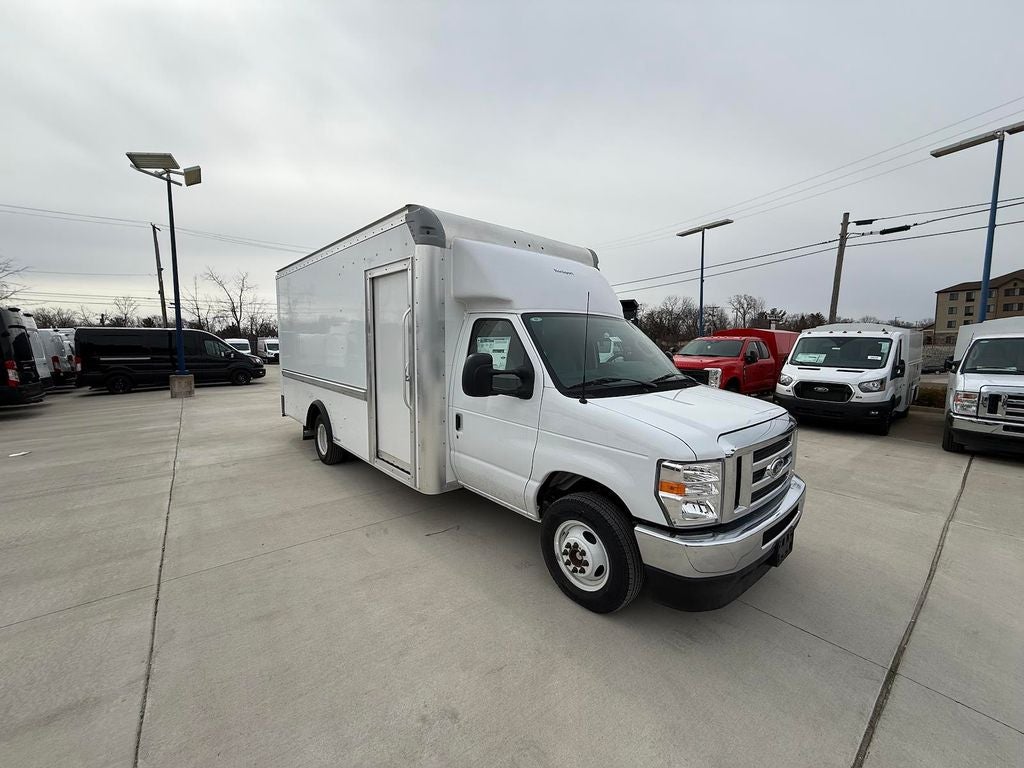 2025 Ford E-Series DRW E-350 Super Duty 176 in WB's photo