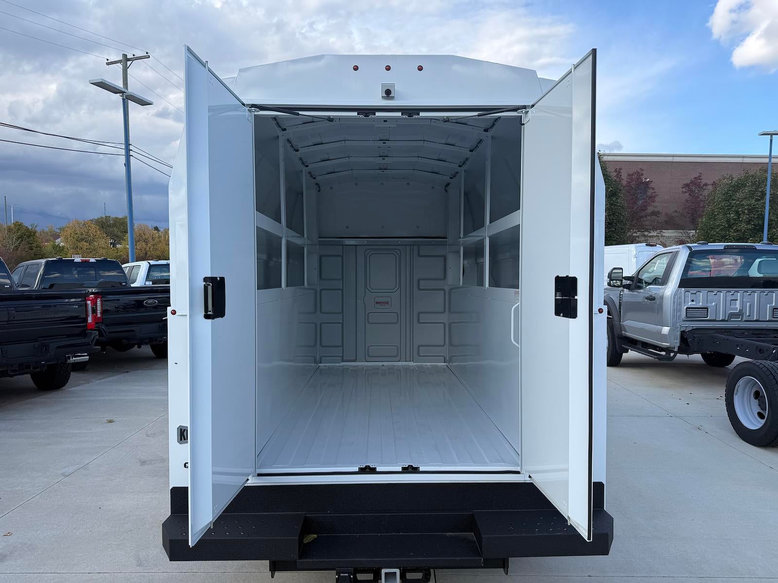 2026 Ford E-Series Cutaway E-350 SRW