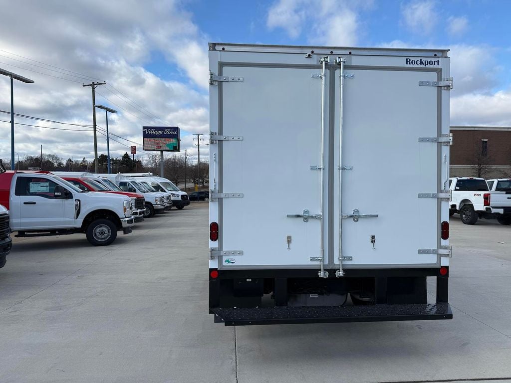 2025 Ford E-350SD Base Cutaway