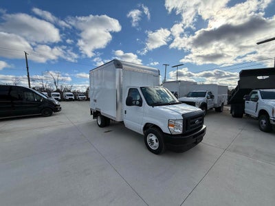2025 Ford E-350SD Base Cutaway
