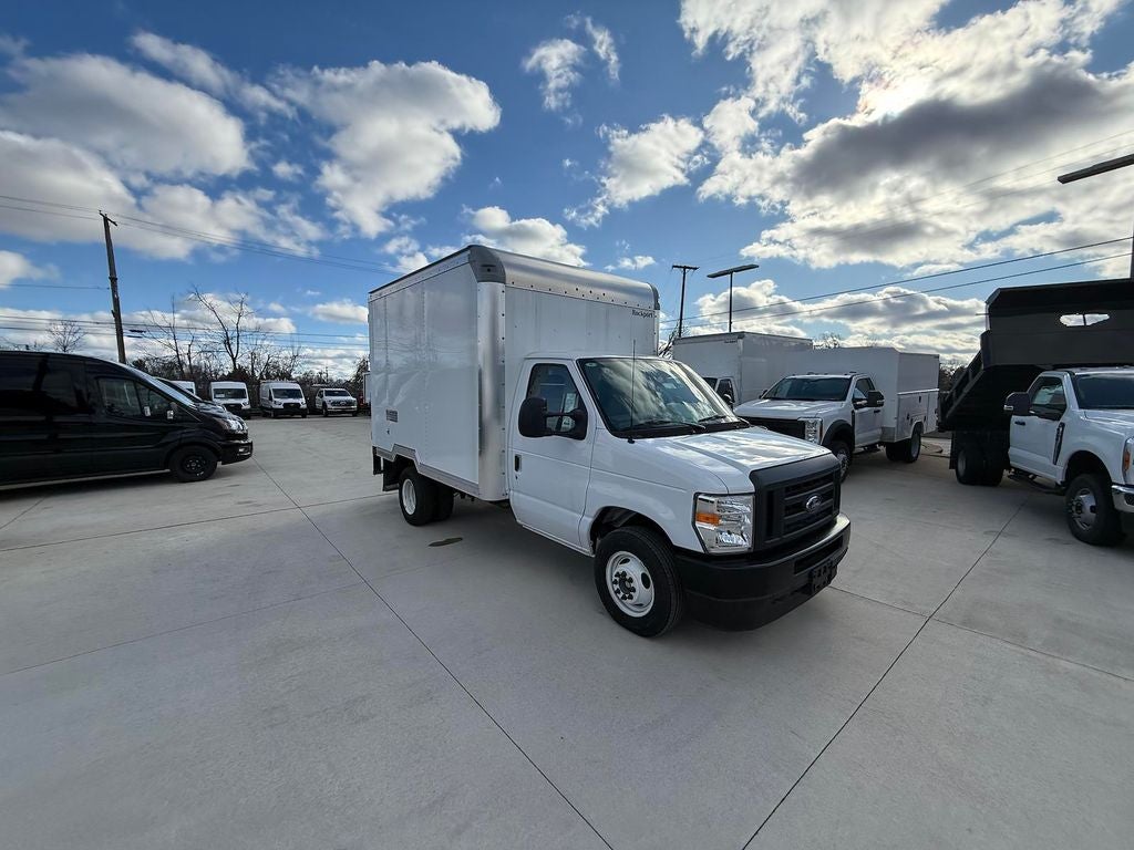 2025 Ford E-350SD Base Cutaway
