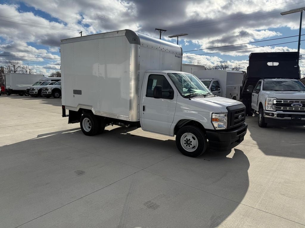 2025 Ford E-350SD Base Cutaway