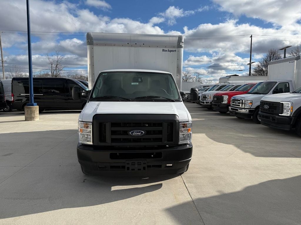 2025 Ford E-350SD Base Cutaway