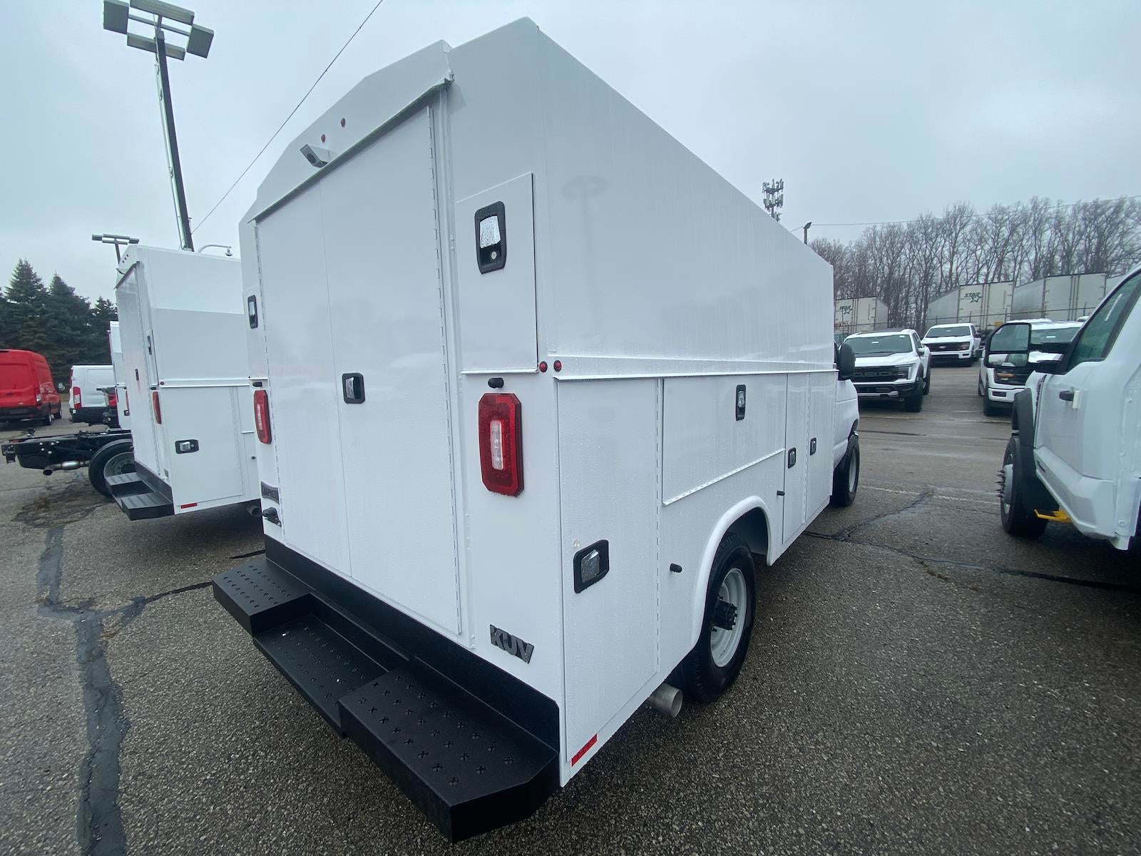 2026 Ford E-350SD Base Cutaway