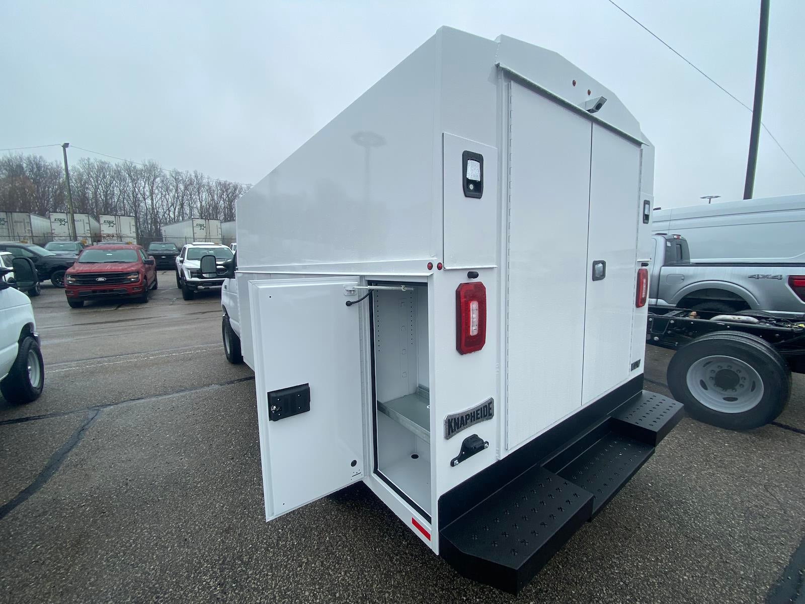 2026 Ford E-350SD Base Cutaway