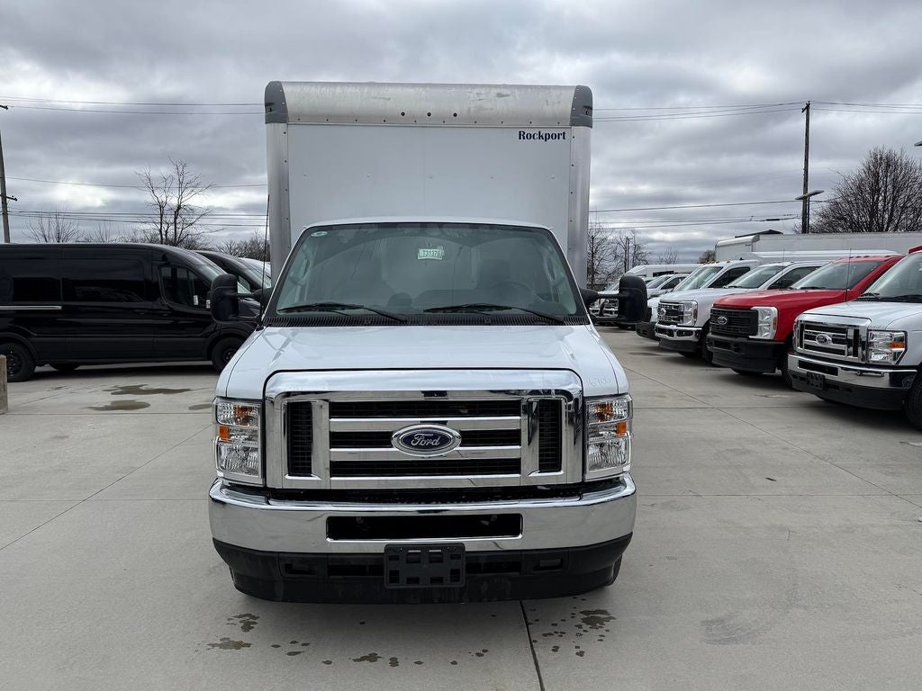 2025 Ford E-350SD Base Cutaway