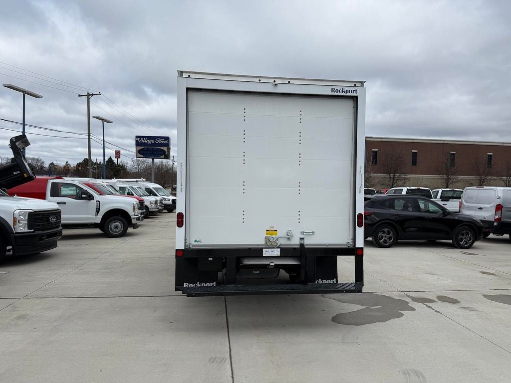 2025 Ford E-350SD Base Cutaway