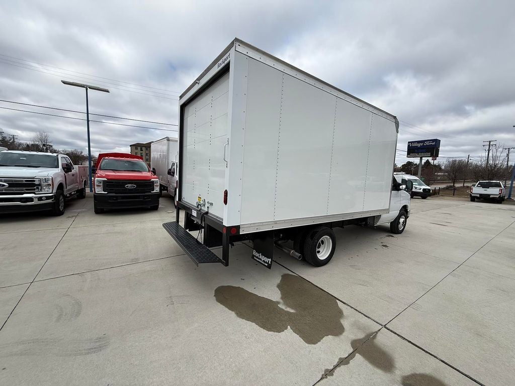 2025 Ford E-350SD Base Cutaway