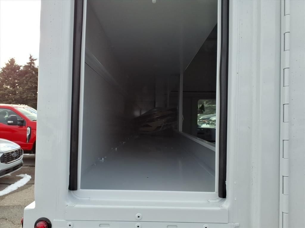 2026 Ford E-350SD Base Cutaway