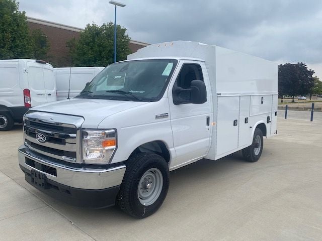 2027 Ford E-350SD Base Cutaway