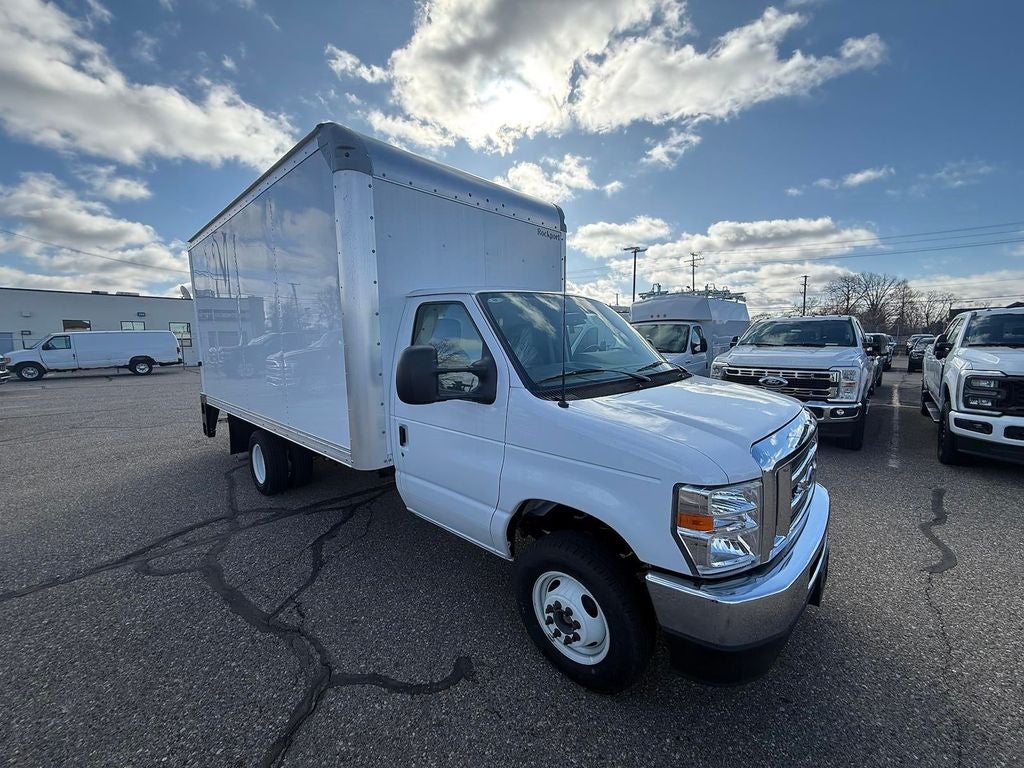 2025 Ford E-350SD Base Cutaway