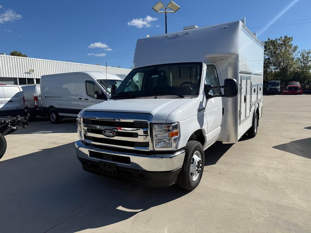 2026 Ford E-450SD Base