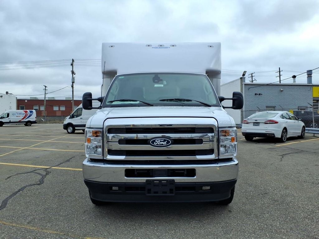 2027 Ford E-450SD Base