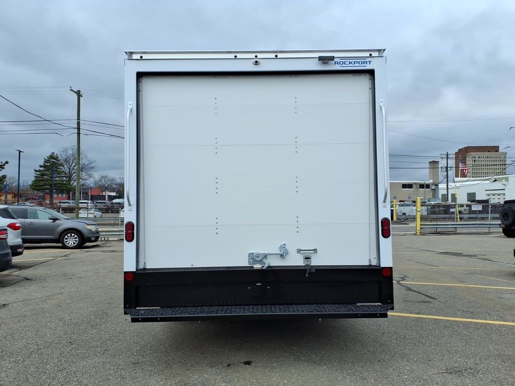 2027 Ford E-450SD Base