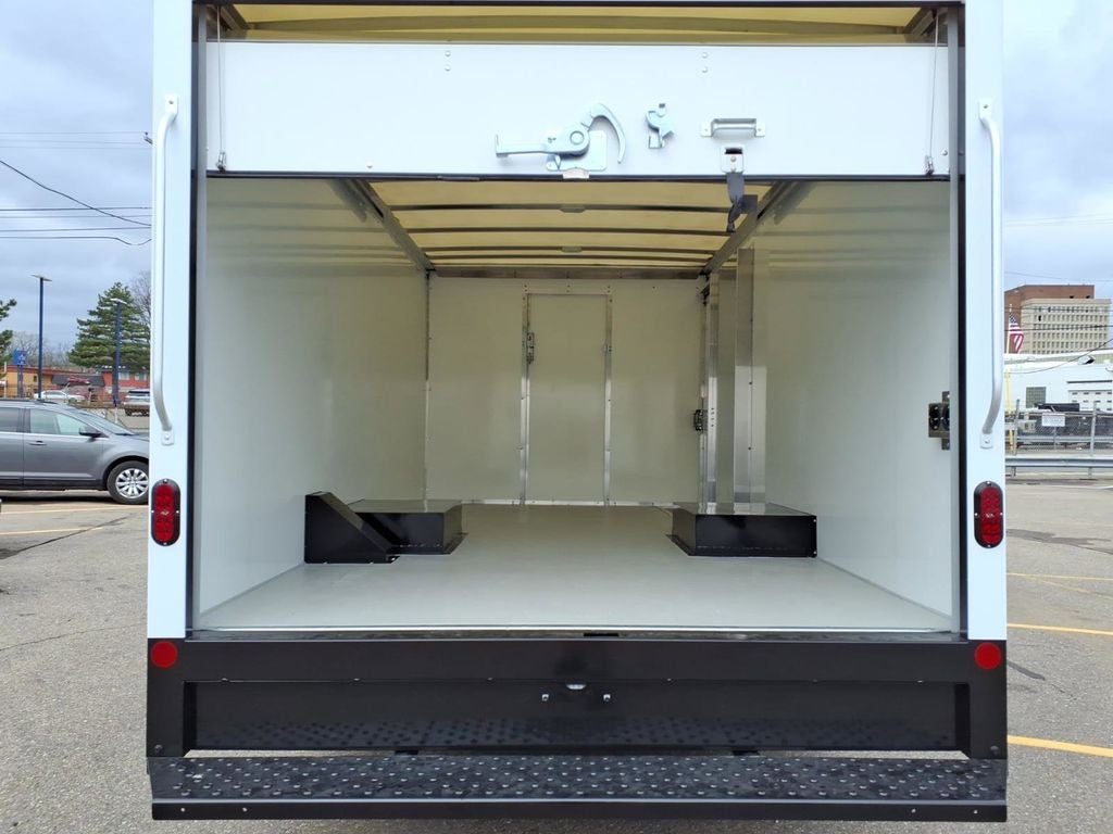 2027 Ford E-450SD Base