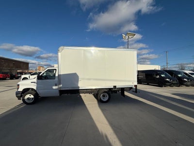 2025 Ford E-450SD Base