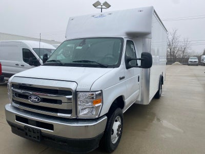 2026 Ford E-Series Cutaway E-450 DRW
