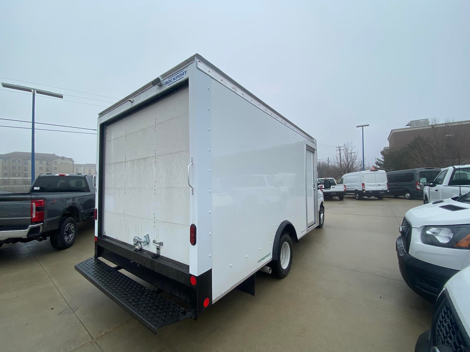 2026 Ford E-Series Cutaway E-450 DRW