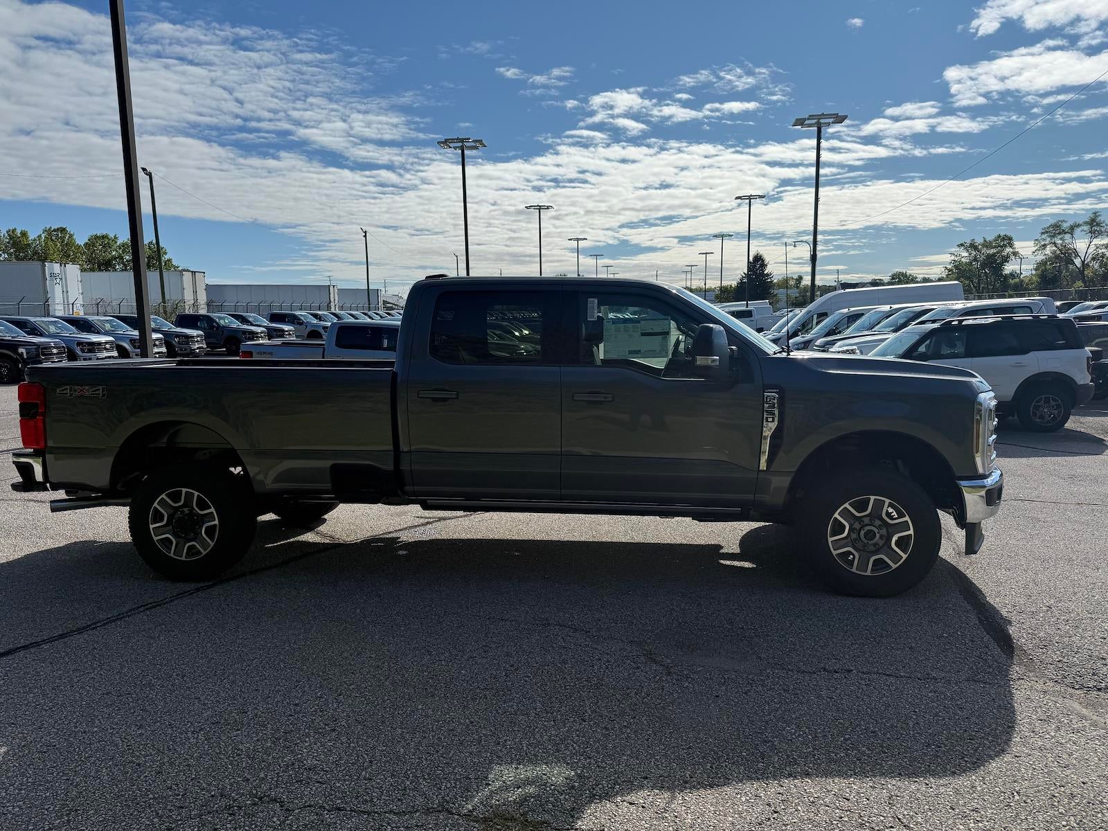 2026 Ford Super Duty F-350 SRW LARIAT