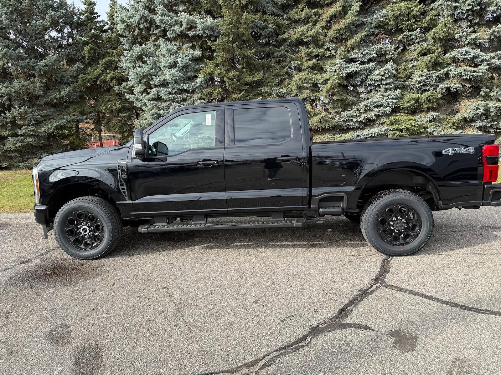 2026 Ford Super Duty F-350 SRW LARIAT