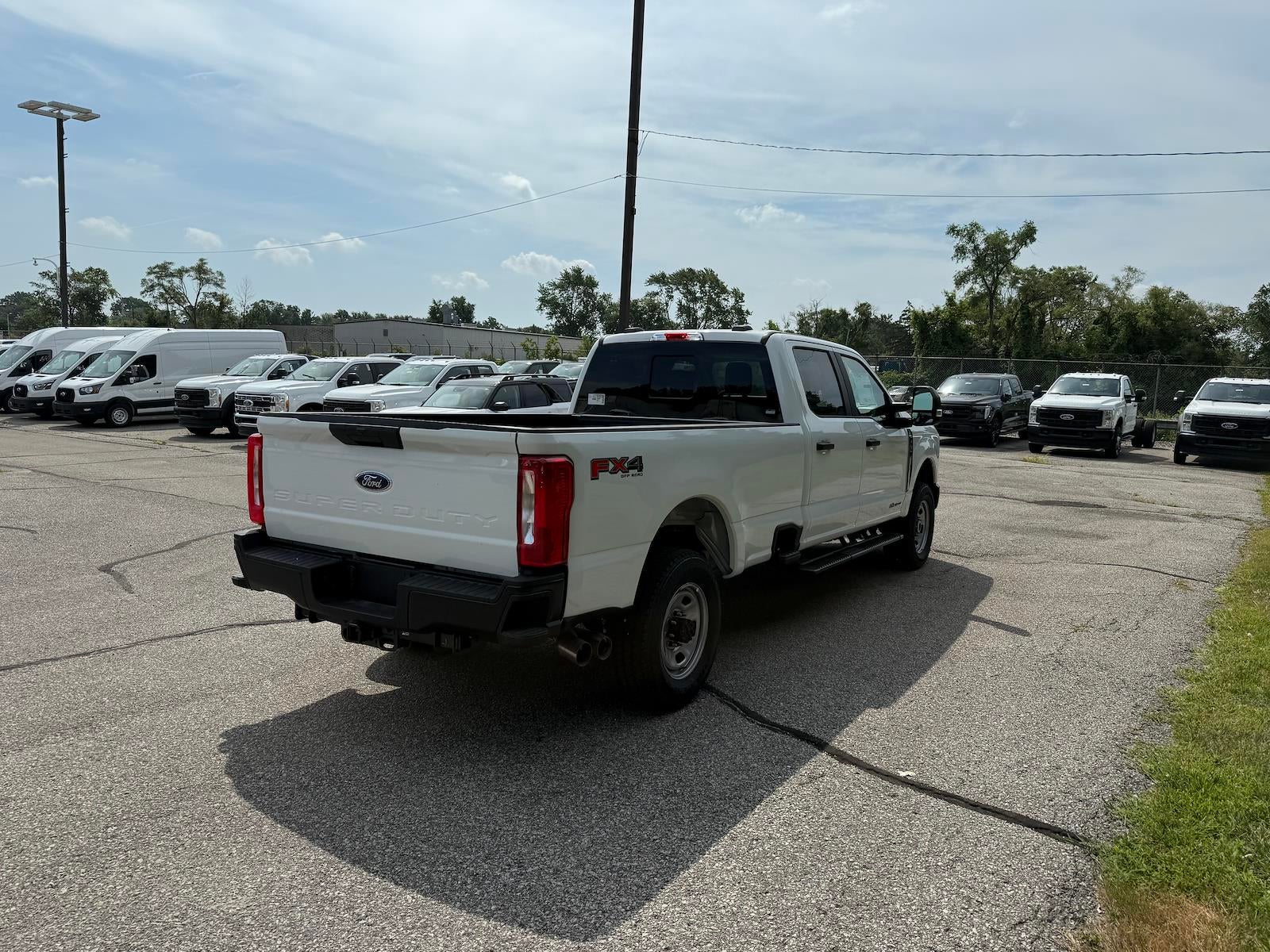 2025 Ford Super Duty F-350 SRW XL