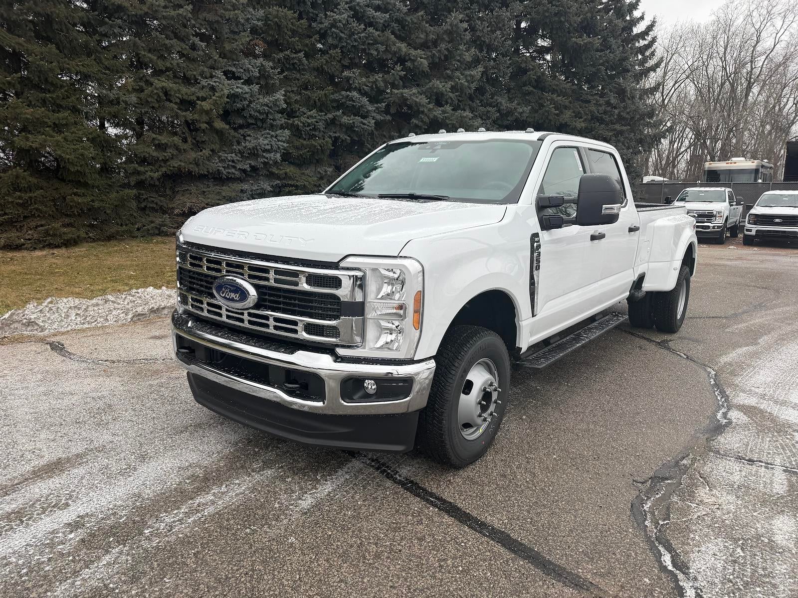 2026 Ford Super Duty F-350 DRW XLT
