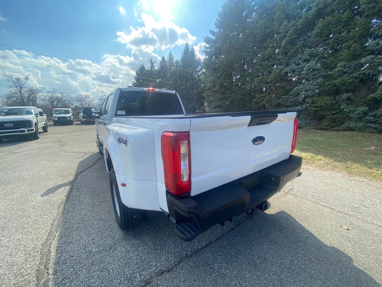 2026 Ford Super Duty F-350 DRW XL