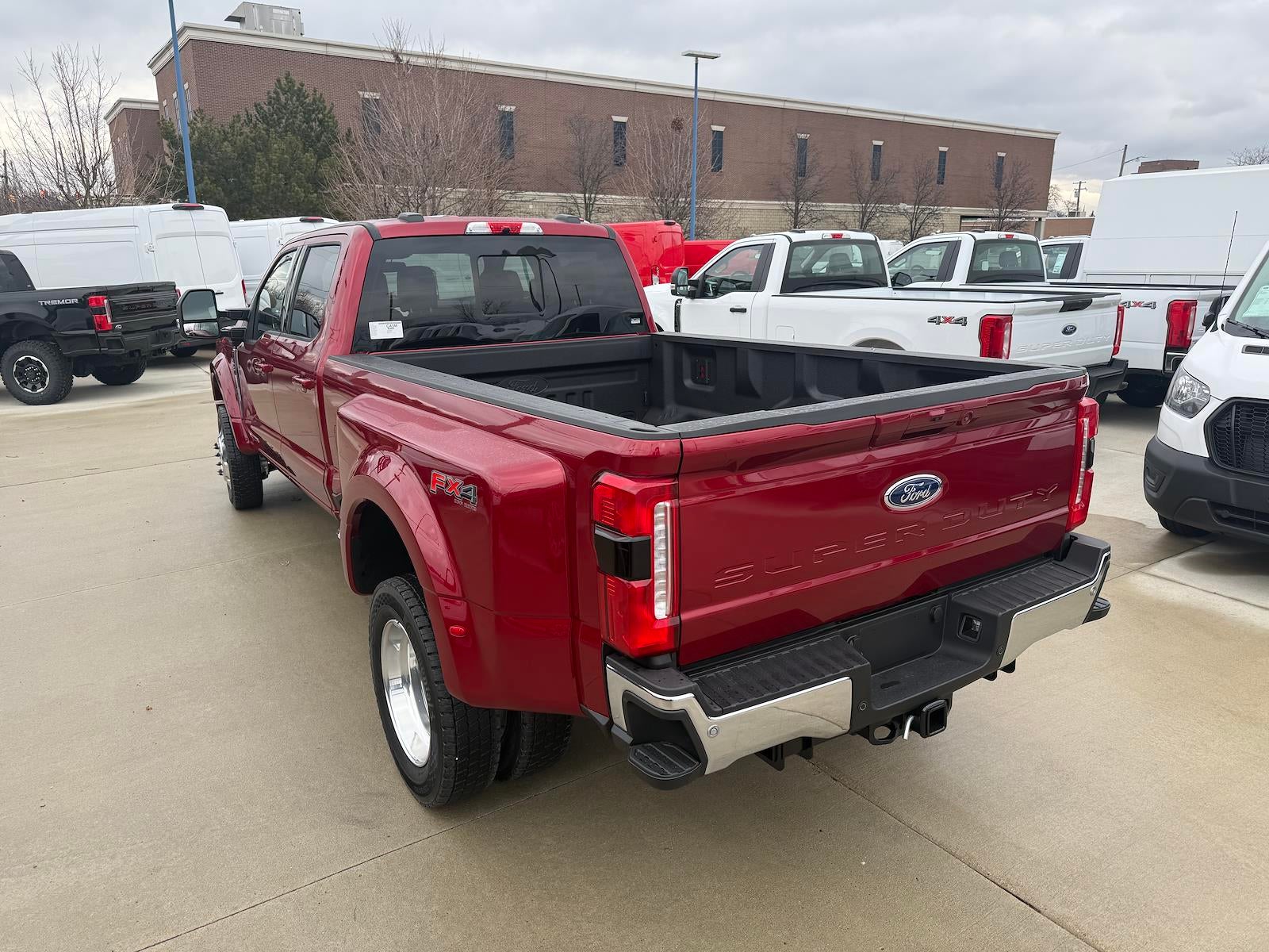 2026 Ford Super Duty F-450 DRW LARIAT